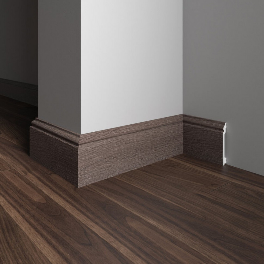 Плинтус напольный Decor Dizayn 701-81SH